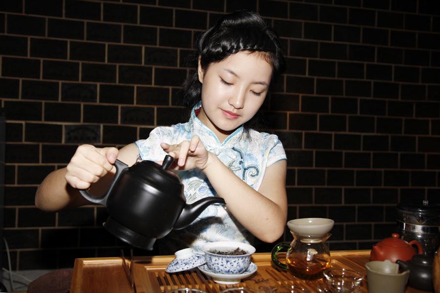 如何判断泡茶时茶叶的用量？
