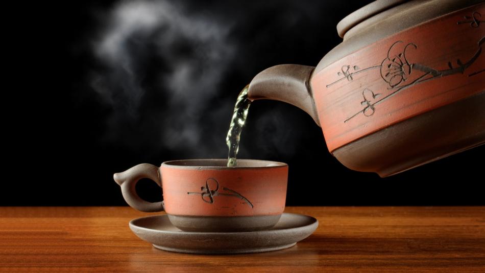 茶性必发于水 八分之茶遇水十分 可见茶与水的密切关系