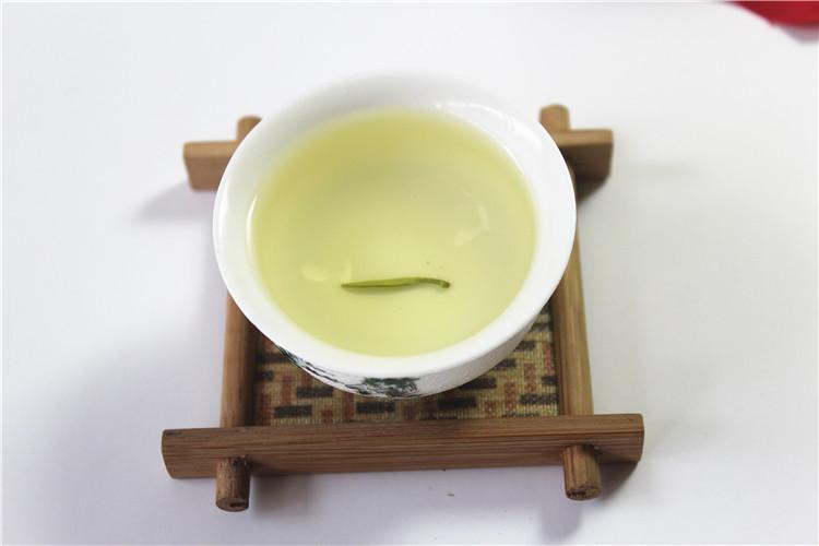 本标准适用于茶叶中水分的测定