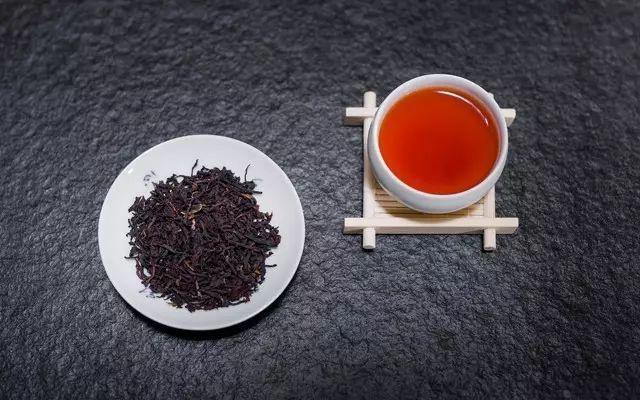 洗茶到底是怎么回事? 是不是所有茶类在饮用前都需要洗茶呢？