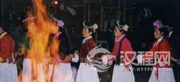 揭秘裹草帘子舞：普米族尝新节上的舞蹈
