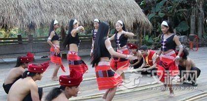 佤族竹竿舞的初衷及舞蹈形式