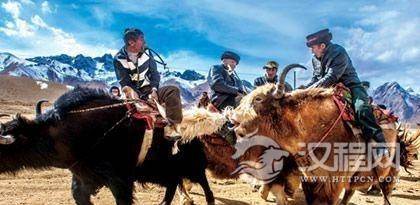 有趣的马上游戏：塔吉克族叼羊活动