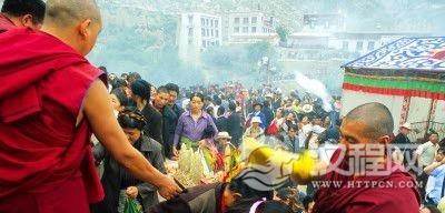 西藏最隆重的节日——雪顿节
