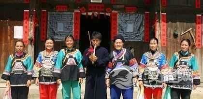 畲族服饰畲族服饰文化的历史发展和演变