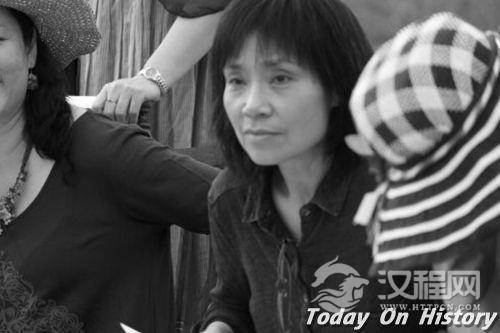 美国华裔女作家闵安琪出生
