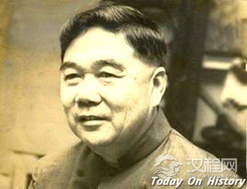 首位亚洲国家以外的华裔总统、圭亚那独立首任共和国总统钟亚瑟