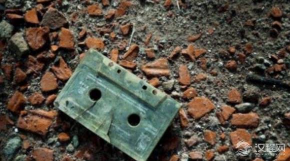 唐朝古墓发现80年代的英语磁带，考古队竟然不识货
