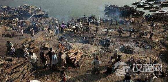 印度贱民的悲惨生活，近在咫尺的人间地狱