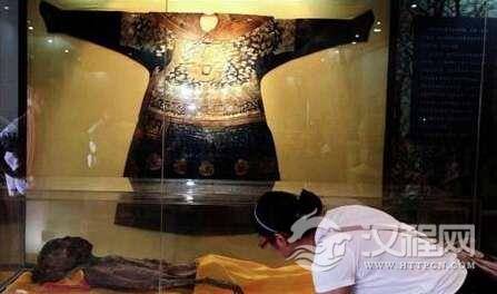 北京唯一一具被挖出的干尸，身穿龙袍却不是皇帝