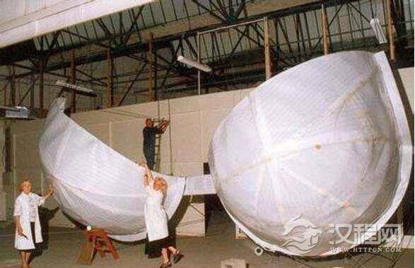 惊呆了，世界上最大的胸罩竟长达28米