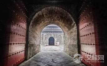 古代城门的设计都有哪些讲究？为何都朝里开呢？