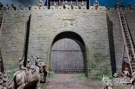 古代城门作为重兵把守之地 为什么不将城门往外开呢