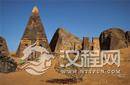 苏丹惊金字塔群 墓门上刻冥界之神