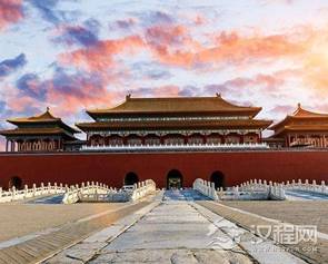 北京故宫为什么又叫紫禁城？它是谁建造的？