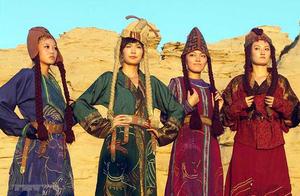 少数民族时尚！维吾尔族服装融汇了中国与印度的时尚文化！