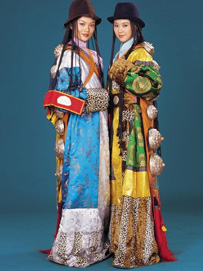 少数民族藏族服饰特点