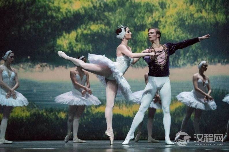 关于芭蕾舞传统和形成