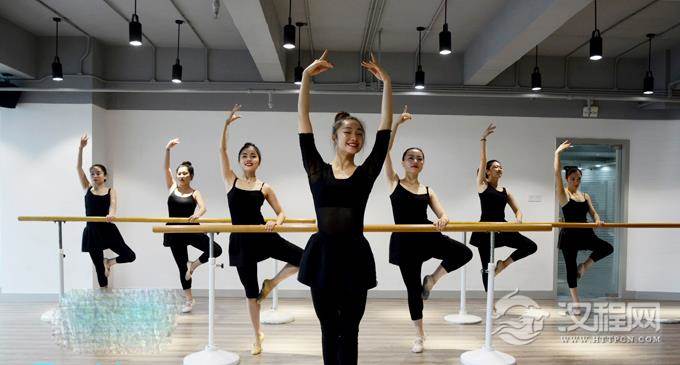 训练芭蕾舞旋转有哪些技巧