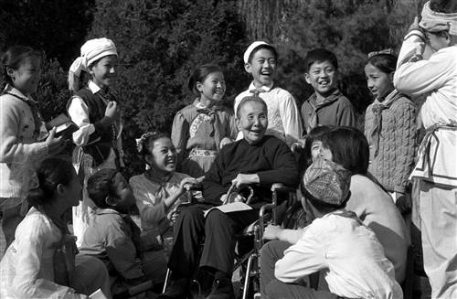 中国作家冰心逝世