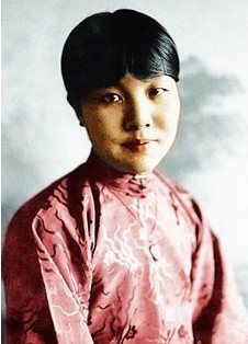 女作家冰心诞生