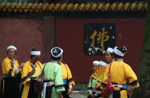 朱元璋在贵州驻军30万，这一驻就是600年，如今后代还穿明朝服装