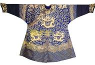 清代宫廷服饰的文化特征及收藏价值