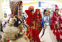 柯尔克孜族人的服装有什么特色？柯尔克孜族服饰文化
