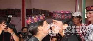 塔吉克族习俗塔吉克族的亲吻礼节
