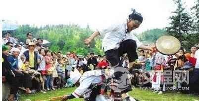 彝族节日跳弓节是那坡彝族村寨的传统节日