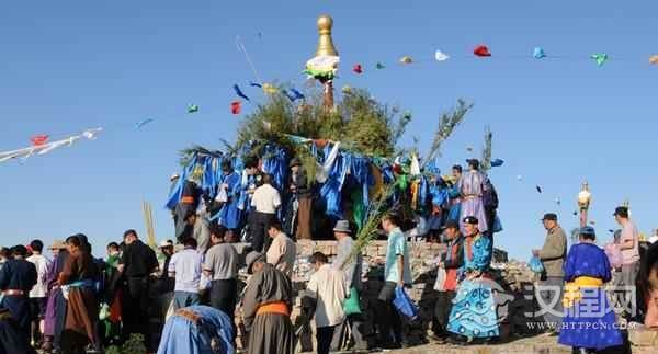 蒙古族习俗蒙古族的敖包是什么样的习俗