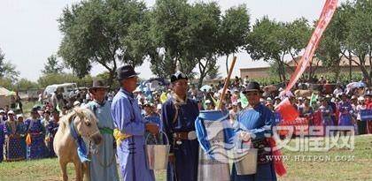 柯尔克孜族的传统节日：马奶节