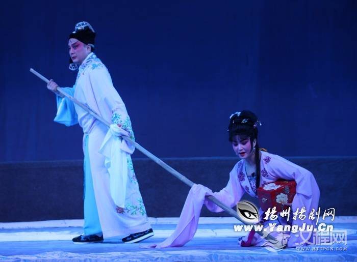 《花烛泪》