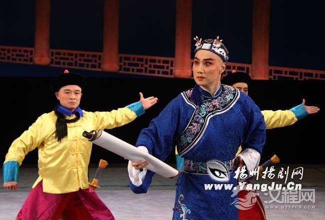 《响九霄》