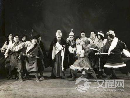 春到喀隆湾（京剧）