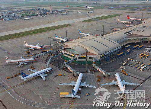 首都国际机场一号航站楼投入使用