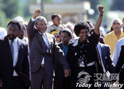 南非总统德克勒克宣布无条件释放曼德拉
