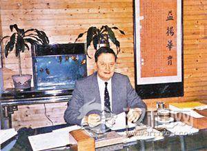香港行政立法两局议员罗德丞出生