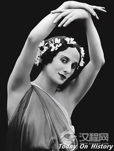 俄罗斯古典芭蕾舞者安娜·巴甫洛娃出生