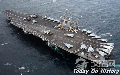 美国海军林肯号航空母舰完工下水