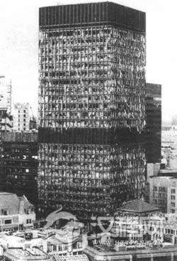 爱尔兰共和军爆炸伦敦金融中心