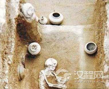 汉少帝刘辩死后为何会被葬入宦官太监的墓穴？