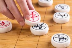 棋盘上的太极：胡荣华飞相局里的生活哲学