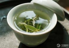 茶性寒凉温热？体质不配越喝越亏！​