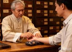 “䐡膺（qǐ yīng）之痛”，“䐡”为丹田，“膺”为胸膛，为何指代彻骨铭心的痛苦？