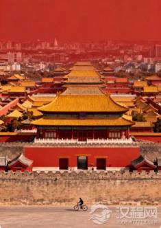 “漫游者”在北京与巴黎:老舍与波德莱尔都市书写的对话