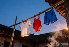 为什么“小孩的衣服天黑前必须收”，是怕沾上“露水”还是“别的东西”？