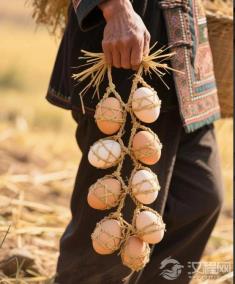 “云南十八怪”，鸡蛋串着卖，是怕鸡蛋独自逛街会迷路？