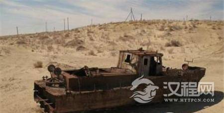 沙漠中存在50载的幽灵船