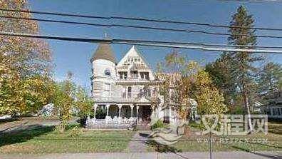 Google Map街景抓拍到真实鬼影，豪华无人住宅惊现恐怖脚印